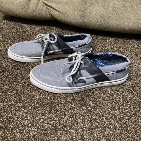 TOMMY BAHAMA MENS BOAT SHOES - Picture 1 of 5